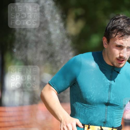 07.09.2025 - 19. Norderstedt Triathlon Michael Strokosch http://msf.ph/oto/8797370 07.09.2025 11:56:43 Laufen 1210, 1274 meine-sportfotos.de