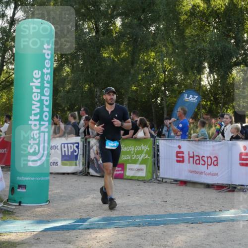 07.09.2025 - 19. Norderstedt Triathlon Zöllner http://msf.ph/oto/8797374 07.09.2025 17:31:37 Ziel 384 meine-sportfotos.de