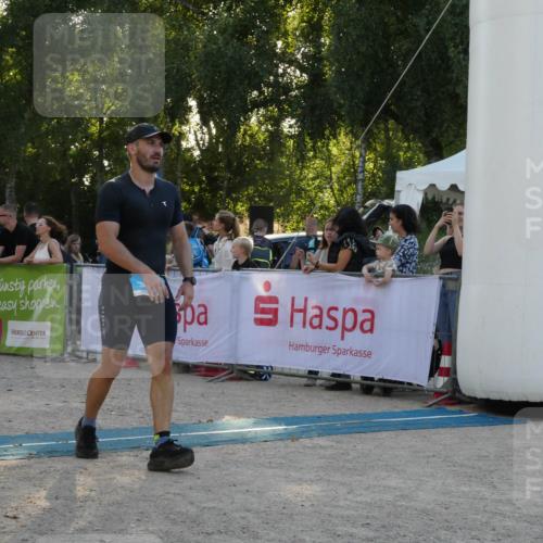 07.09.2025 - 19. Norderstedt Triathlon Zöllner http://msf.ph/oto/8797388 07.09.2025 17:31:38 Ziel 384 meine-sportfotos.de