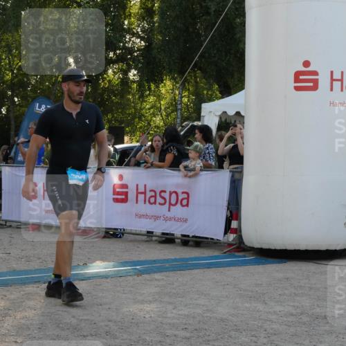 07.09.2025 - 19. Norderstedt Triathlon Zöllner http://msf.ph/oto/8797394 07.09.2025 17:31:39 Ziel 384 meine-sportfotos.de