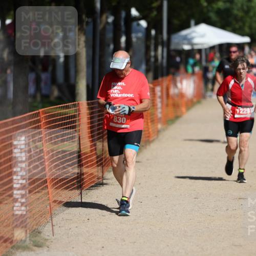 07.09.2025 - 19. Norderstedt Triathlon Michael Strokosch http://msf.ph/oto/8797414 07.09.2025 12:22:34 Laufen 253, 830, 1229 meine-sportfotos.de