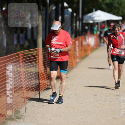 07.09.2025 - 19. Norderstedt Triathlon Michael Strokosch http://msf.ph/oto/8797419 07.09.2025 12:22:34 Laufen 253, 830, 1229 meine-sportfotos.de