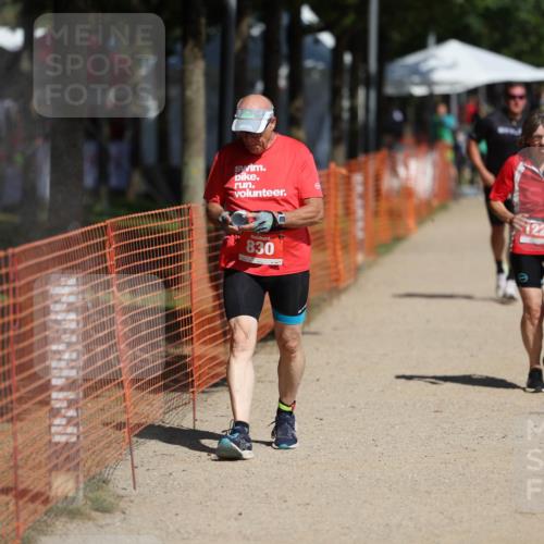 07.09.2025 - 19. Norderstedt Triathlon Michael Strokosch http://msf.ph/oto/8797421 07.09.2025 12:22:34 Laufen 253, 830, 1229 meine-sportfotos.de