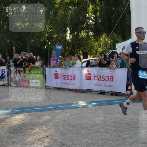 07.09.2025 - 19. Norderstedt Triathlon Zöllner http://msf.ph/oto/8797429 07.09.2025 17:31:59 Ziel 914, 1400, 1442 meine-sportfotos.de