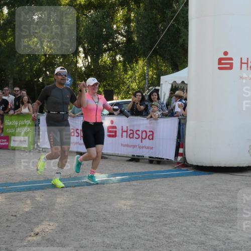 07.09.2025 - 19. Norderstedt Triathlon Zöllner http://msf.ph/oto/8797446 07.09.2025 17:32:01 Ziel 914, 1400, 1442 meine-sportfotos.de