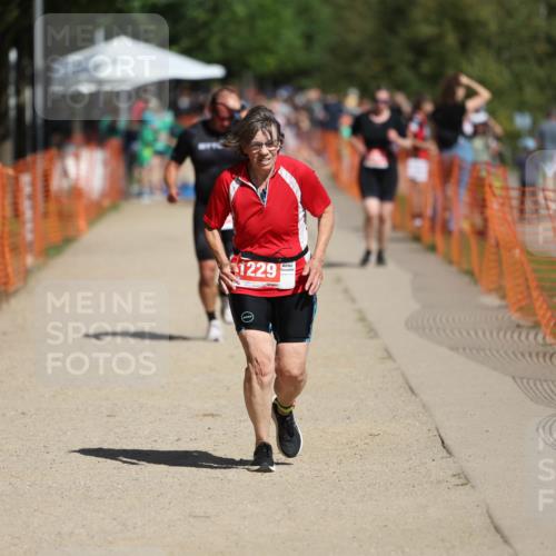 07.09.2025 - 19. Norderstedt Triathlon Michael Strokosch http://msf.ph/oto/8797448 07.09.2025 12:22:36 Laufen 253, 830, 1229 meine-sportfotos.de