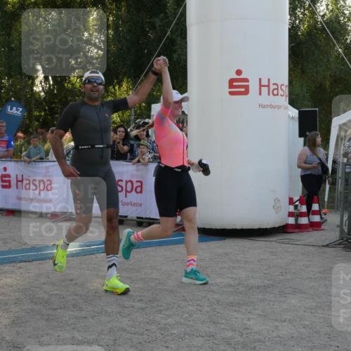 07.09.2025 - 19. Norderstedt Triathlon Zöllner http://msf.ph/oto/8797450 07.09.2025 17:32:02 Ziel 914, 1400, 1442 meine-sportfotos.de
