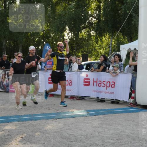 07.09.2025 - 19. Norderstedt Triathlon Zöllner http://msf.ph/oto/8797476 07.09.2025 17:32:29 Ziel 935 meine-sportfotos.de