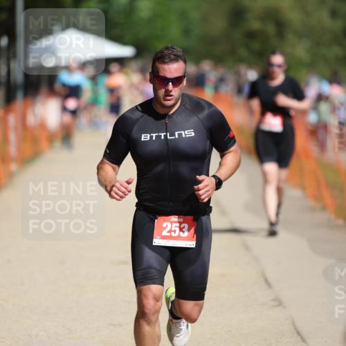 07.09.2025 - 19. Norderstedt Triathlon Michael Strokosch http://msf.ph/oto/8797481 07.09.2025 12:22:42 Laufen 253, 830, 1229, 1244 meine-sportfotos.de