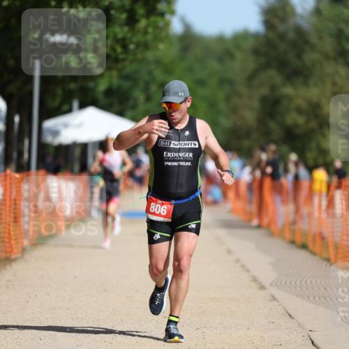 07.09.2025 - 19. Norderstedt Triathlon Michael Strokosch http://msf.ph/oto/8797482 07.09.2025 11:56:53 Laufen 806 meine-sportfotos.de