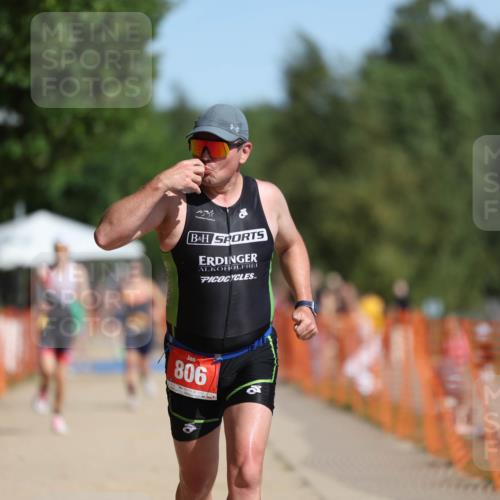 07.09.2025 - 19. Norderstedt Triathlon Michael Strokosch http://msf.ph/oto/8797525 07.09.2025 11:56:55 Laufen 806, 1176 meine-sportfotos.de