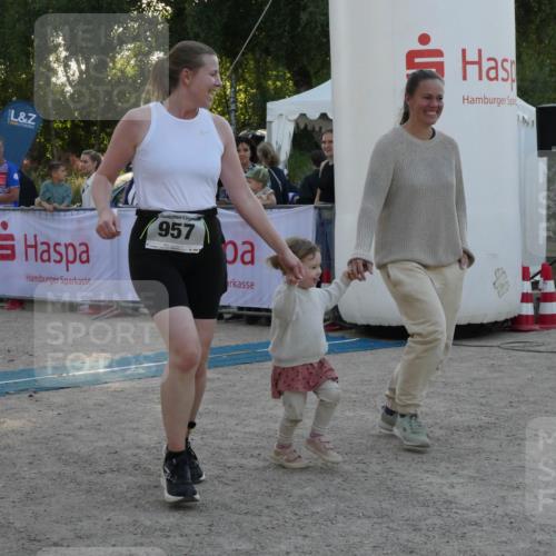 07.09.2025 - 19. Norderstedt Triathlon Zöllner http://msf.ph/oto/8797564 07.09.2025 17:33:43 Ziel 957 meine-sportfotos.de