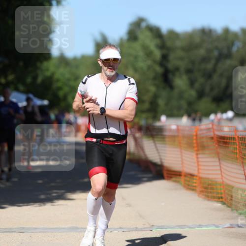 07.09.2025 - 19. Norderstedt Triathlon Michael Strokosch http://msf.ph/oto/8797567 07.09.2025 14:43:30 Laufen 422, 972, 994, 1001, 1467 meine-sportfotos.de