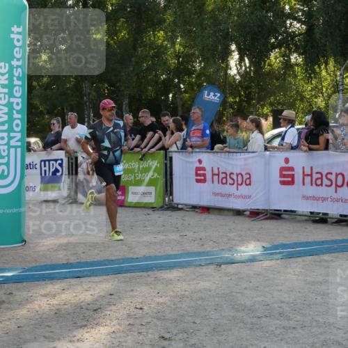 07.09.2025 - 19. Norderstedt Triathlon Zöllner http://msf.ph/oto/8797569 07.09.2025 17:34:17 Ziel 409, 910 meine-sportfotos.de