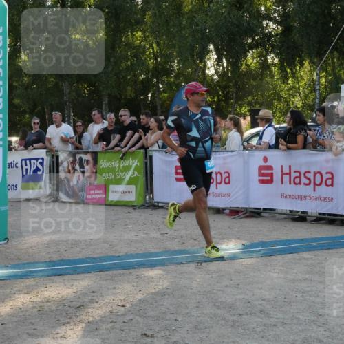 07.09.2025 - 19. Norderstedt Triathlon Zöllner http://msf.ph/oto/8797579 07.09.2025 17:34:18 Ziel 409, 910 meine-sportfotos.de