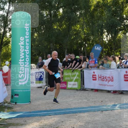 07.09.2025 - 19. Norderstedt Triathlon Zöllner http://msf.ph/oto/8797614 07.09.2025 17:34:24 Ziel 409, 432, 910 meine-sportfotos.de