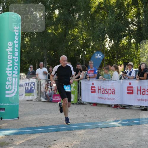 07.09.2025 - 19. Norderstedt Triathlon Zöllner http://msf.ph/oto/8797621 07.09.2025 17:34:24 Ziel 409, 432, 910 meine-sportfotos.de