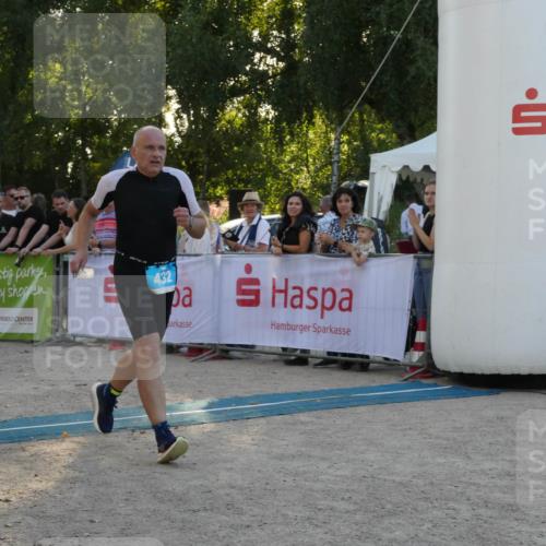 07.09.2025 - 19. Norderstedt Triathlon Zöllner http://msf.ph/oto/8797632 07.09.2025 17:34:25 Ziel 432, 910 meine-sportfotos.de