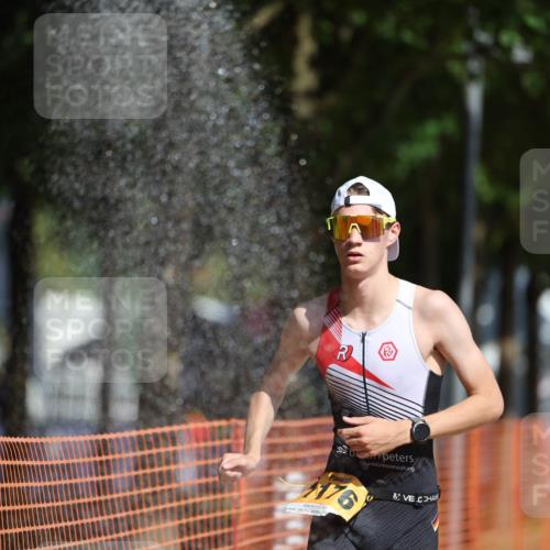07.09.2025 - 19. Norderstedt Triathlon Michael Strokosch http://msf.ph/oto/8797634 07.09.2025 11:57:03 Laufen 1176, 1195 meine-sportfotos.de
