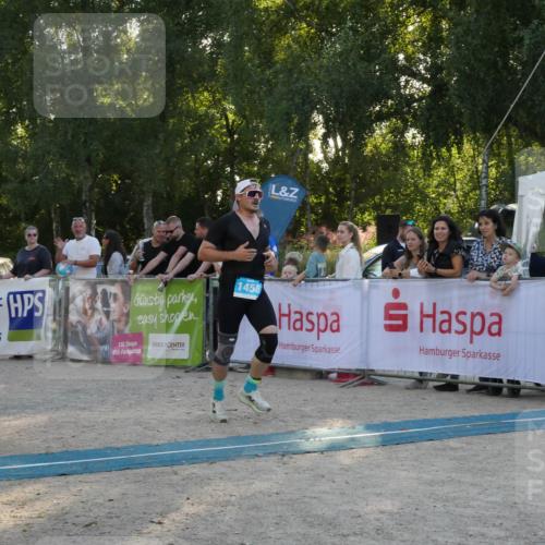 07.09.2025 - 19. Norderstedt Triathlon Zöllner http://msf.ph/oto/8797646 07.09.2025 17:35:04 Ziel 1458 meine-sportfotos.de