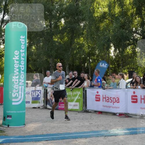 07.09.2025 - 19. Norderstedt Triathlon Zöllner http://msf.ph/oto/8797656 07.09.2025 17:35:15 Ziel 925 meine-sportfotos.de