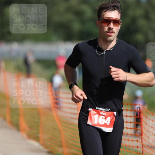 07.09.2025 - 19. Norderstedt Triathlon Michael Strokosch http://msf.ph/oto/8797663 07.09.2025 12:23:04 Laufen 164 meine-sportfotos.de