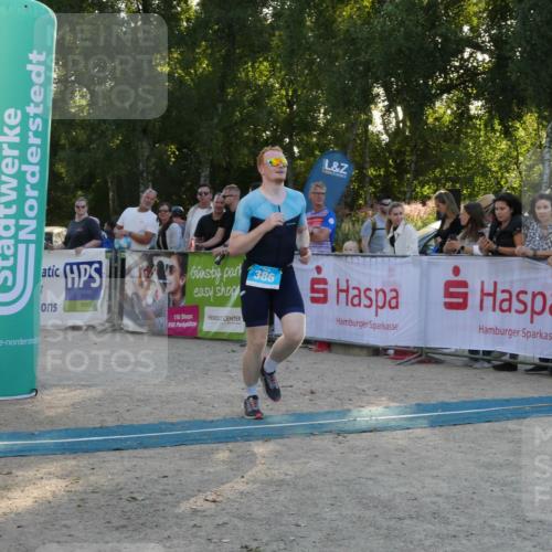 07.09.2025 - 19. Norderstedt Triathlon Zöllner http://msf.ph/oto/8797682 07.09.2025 17:35:31 Ziel 386 meine-sportfotos.de