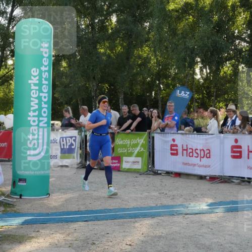 07.09.2025 - 19. Norderstedt Triathlon Zöllner http://msf.ph/oto/8797695 07.09.2025 17:35:50 Ziel 934, 1454 meine-sportfotos.de