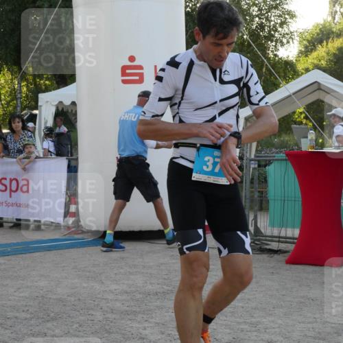 07.09.2025 - 19. Norderstedt Triathlon Zöllner http://msf.ph/oto/8797753 07.09.2025 17:36:00 Ziel 376, 934 meine-sportfotos.de