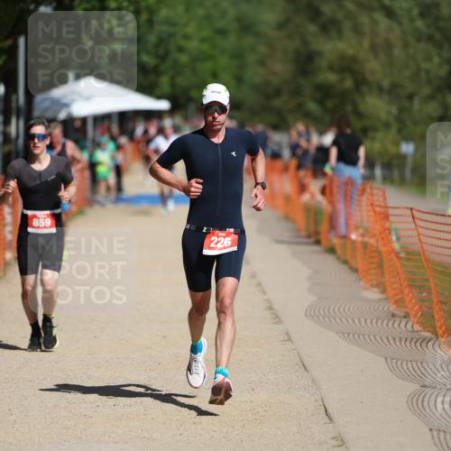 07.09.2025 - 19. Norderstedt Triathlon Michael Strokosch http://msf.ph/oto/8797831 07.09.2025 12:23:35 Laufen 226, 859 meine-sportfotos.de