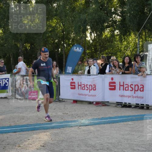 07.09.2025 - 19. Norderstedt Triathlon Zöllner http://msf.ph/oto/8797850 07.09.2025 17:37:14 Ziel 864, 929 meine-sportfotos.de