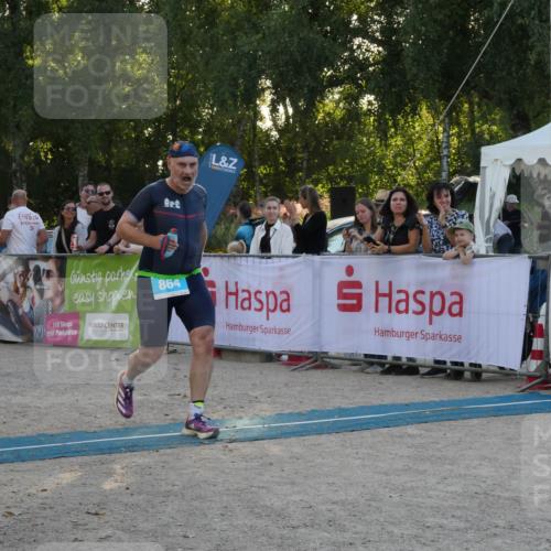 07.09.2025 - 19. Norderstedt Triathlon Zöllner http://msf.ph/oto/8797856 07.09.2025 17:37:14 Ziel 864, 929 meine-sportfotos.de
