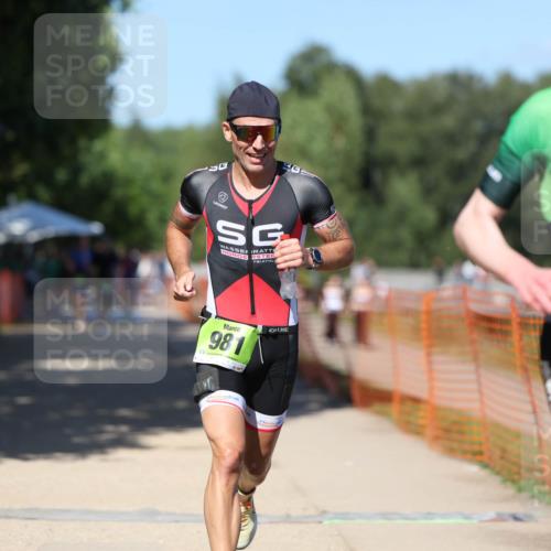07.09.2025 - 19. Norderstedt Triathlon Michael Strokosch http://msf.ph/oto/8797867 07.09.2025 14:44:03 Laufen 981, 1013, 1027 meine-sportfotos.de