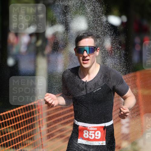 07.09.2025 - 19. Norderstedt Triathlon Michael Strokosch http://msf.ph/oto/8797882 07.09.2025 12:23:41 Laufen 152, 226, 859 meine-sportfotos.de