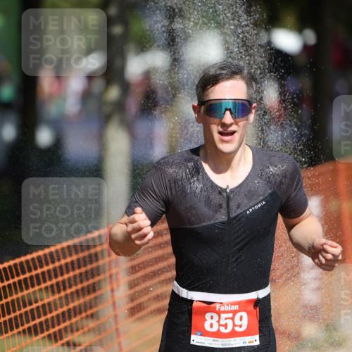 07.09.2025 - 19. Norderstedt Triathlon Michael Strokosch http://msf.ph/oto/8797886 07.09.2025 12:23:41 Laufen 152, 226, 859 meine-sportfotos.de