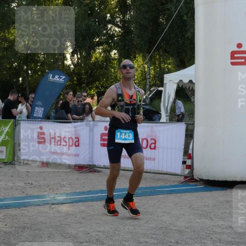 07.09.2025 - 19. Norderstedt Triathlon Zöllner http://msf.ph/oto/8797894 07.09.2025 17:37:47 Ziel 1443 meine-sportfotos.de