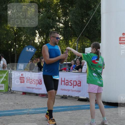 07.09.2025 - 19. Norderstedt Triathlon Zöllner http://msf.ph/oto/8797939 07.09.2025 17:38:42 Ziel 924 meine-sportfotos.de