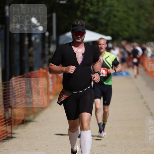 07.09.2025 - 19. Norderstedt Triathlon Michael Strokosch http://msf.ph/oto/8797959 07.09.2025 12:23:59 Laufen 138, 281 meine-sportfotos.de