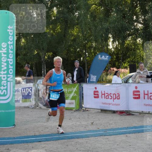 07.09.2025 - 19. Norderstedt Triathlon Zöllner http://msf.ph/oto/8797976 07.09.2025 17:42:43 Ziel 1423 meine-sportfotos.de