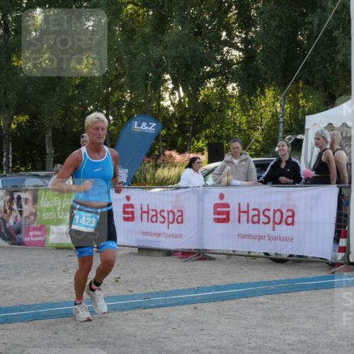 07.09.2025 - 19. Norderstedt Triathlon Zöllner http://msf.ph/oto/8797982 07.09.2025 17:42:43 Ziel 1423 meine-sportfotos.de