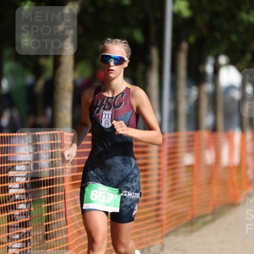 07.09.2025 - 19. Norderstedt Triathlon Michael Strokosch http://msf.ph/oto/8797985 07.09.2025 10:54:19 Laufen 657 meine-sportfotos.de