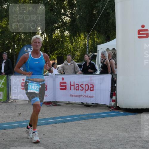07.09.2025 - 19. Norderstedt Triathlon Zöllner http://msf.ph/oto/8797986 07.09.2025 17:42:44 Ziel 1423 meine-sportfotos.de