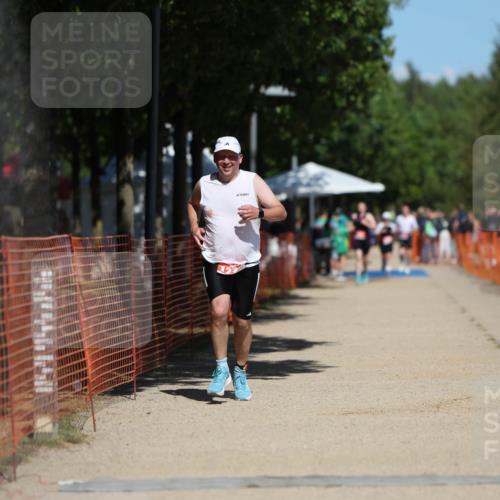 07.09.2025 - 19. Norderstedt Triathlon Michael Strokosch http://msf.ph/oto/8798004 07.09.2025 13:04:58 Laufen 1276 meine-sportfotos.de