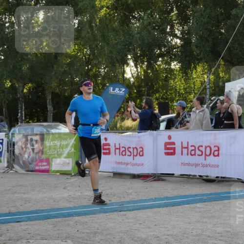 07.09.2025 - 19. Norderstedt Triathlon Zöllner http://msf.ph/oto/8798017 07.09.2025 17:43:47 Ziel 383, 429, 952 meine-sportfotos.de