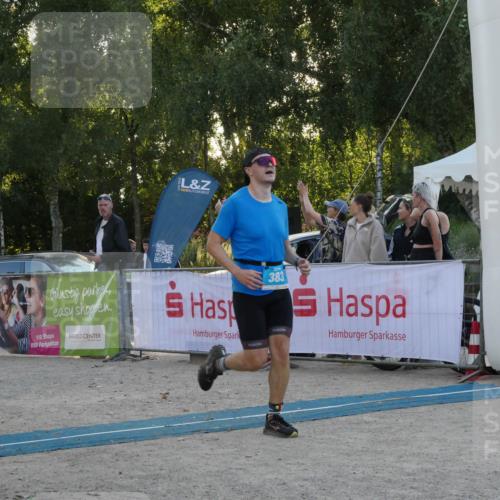 07.09.2025 - 19. Norderstedt Triathlon Zöllner http://msf.ph/oto/8798023 07.09.2025 17:43:48 Ziel 383, 429, 952 meine-sportfotos.de