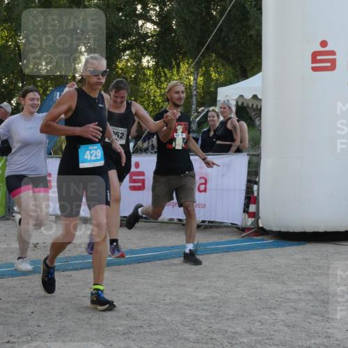07.09.2025 - 19. Norderstedt Triathlon Zöllner http://msf.ph/oto/8798043 07.09.2025 17:43:51 Ziel 383, 429, 952 meine-sportfotos.de