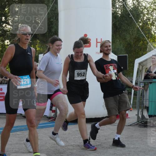 07.09.2025 - 19. Norderstedt Triathlon Zöllner http://msf.ph/oto/8798049 07.09.2025 17:43:52 Ziel 383, 429, 952, 1448 meine-sportfotos.de