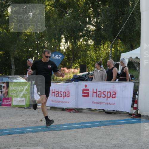 07.09.2025 - 19. Norderstedt Triathlon Zöllner http://msf.ph/oto/8798062 07.09.2025 17:43:57 Ziel 952, 1448 meine-sportfotos.de