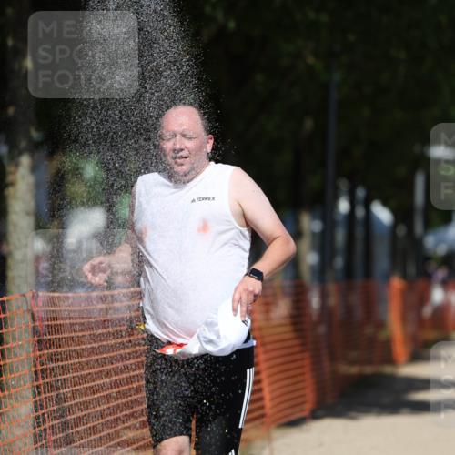07.09.2025 - 19. Norderstedt Triathlon Michael Strokosch http://msf.ph/oto/8798069 07.09.2025 13:05:01 Laufen 1276 meine-sportfotos.de