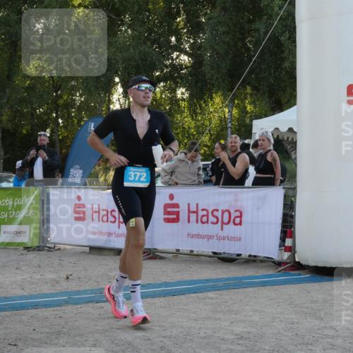 07.09.2025 - 19. Norderstedt Triathlon Zöllner http://msf.ph/oto/8798077 07.09.2025 17:44:11 Ziel 372 meine-sportfotos.de